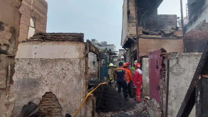 30_rumah_terbakar_di_tambora_5_orang_tewas
