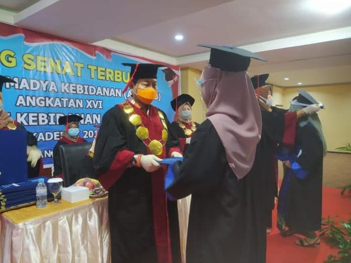 akedemi_kebidanan_langkat_wisuda_30_amd_keb