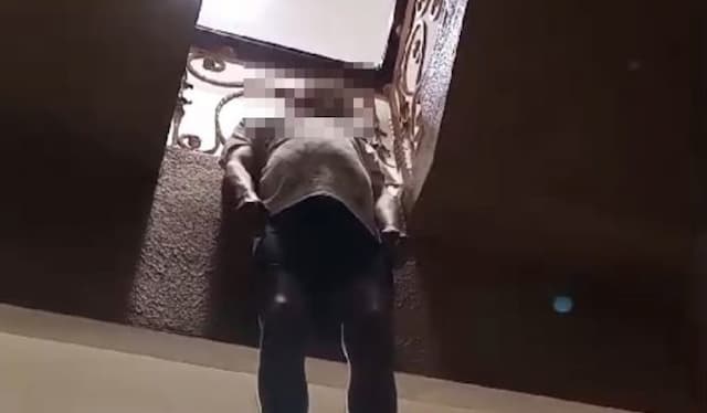 akiong_tewas_gantung_diri_di_tangga