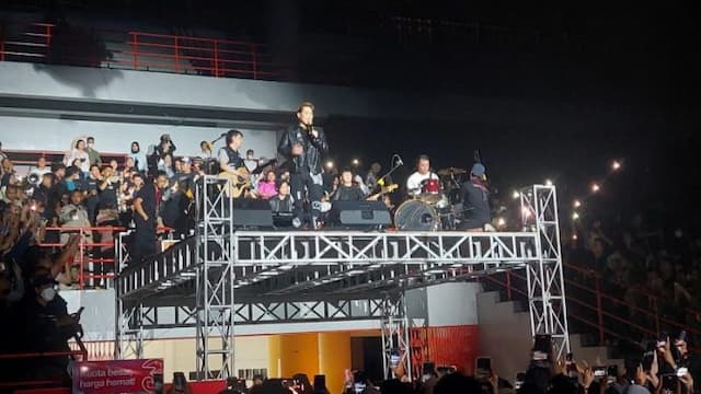 band_armada_sukses_hibur_warga_medan