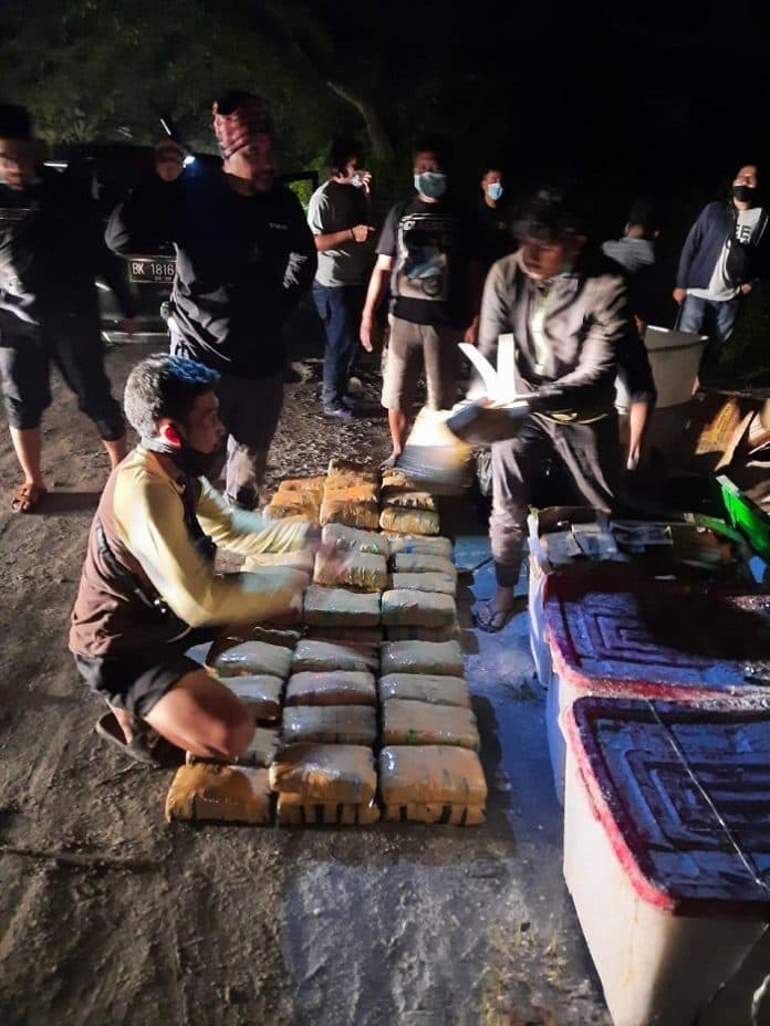 bnn_pusat_amankan_141_kg_ganja_di_medan