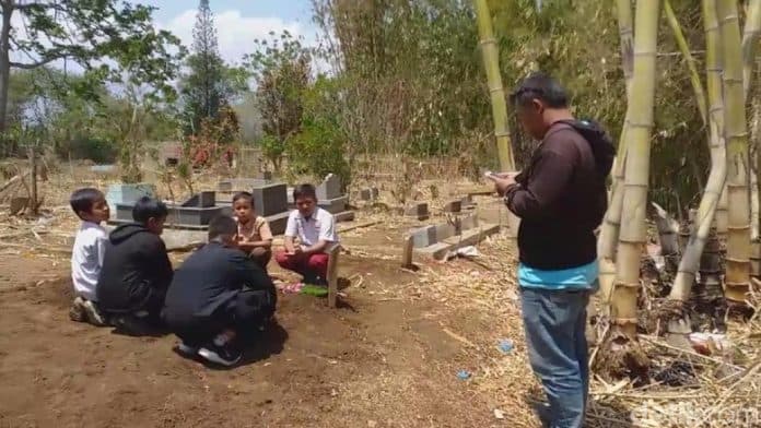 empat_bocah_diserang_tawon_1_orang_tewas