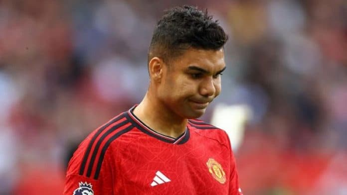 gary_neville_anggap_casemiro_terlalu_lambat