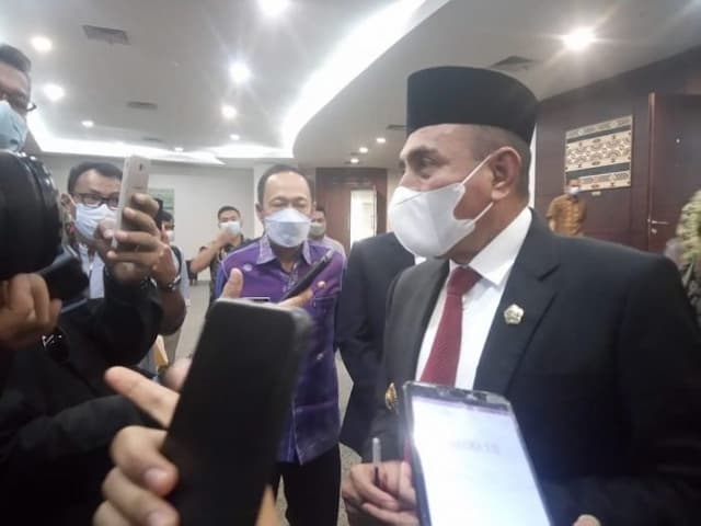 gubsu_sindir_bobby_soal_utang_dbh_pajak
