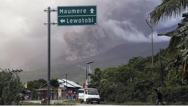 gunung_lewotobi_laki_laki_ntt_status_siaga