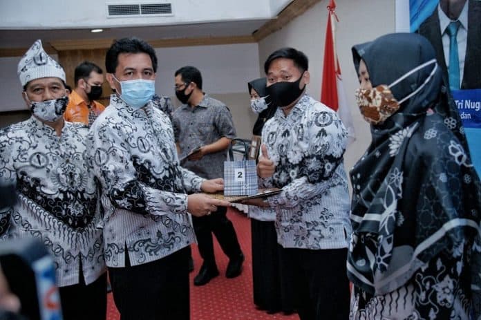guru_harus_melek_teknologi_di_era_digital