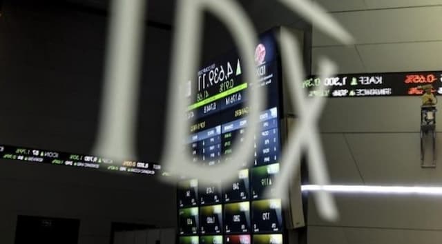 ihsg_ditutup_261_saham_menguat