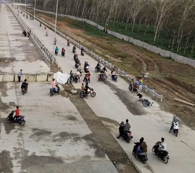 jalan_tol_sinaksak_jadi_lokasi_balap_liar