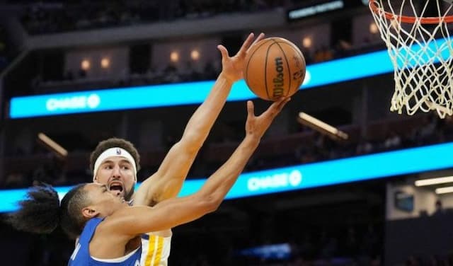 klay_thompson_bantu_warriors_kalahkan_jazz