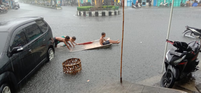 kota_kisaran_dilanda_banjir