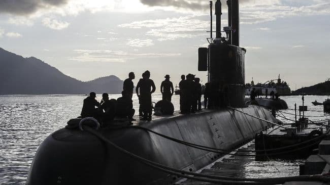 kri_nanggala_402_terbelah_menjadi_3_bagian
