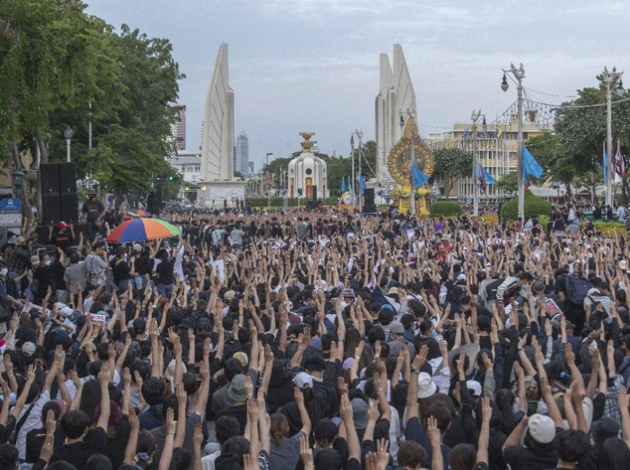partai_oposisi_minta_pm_thailand_mundur