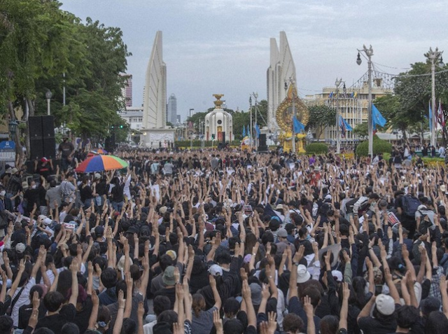 partai_oposisi_minta_pm_thailand_mundur