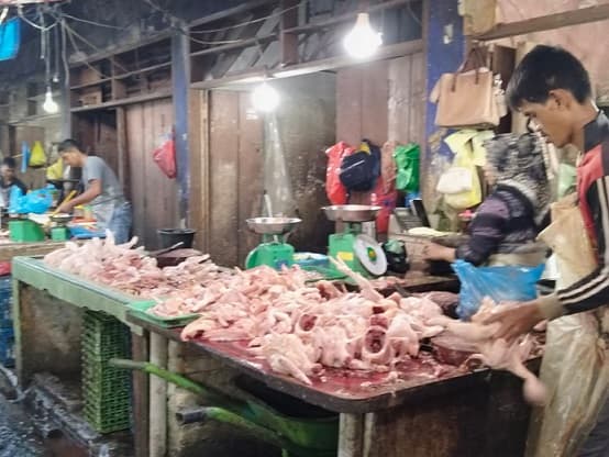 pasca_idul_adha_harga_ayam_masih_mahal