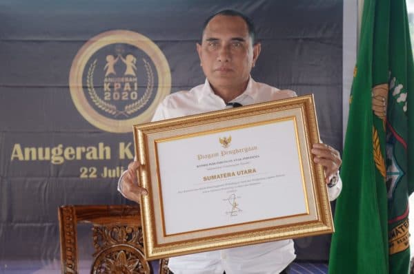 pemprov_sumut_terima_anugerah_kpai_2020