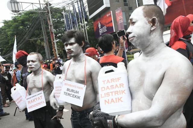 pengusaha_wajib_bayar_penuh_thr