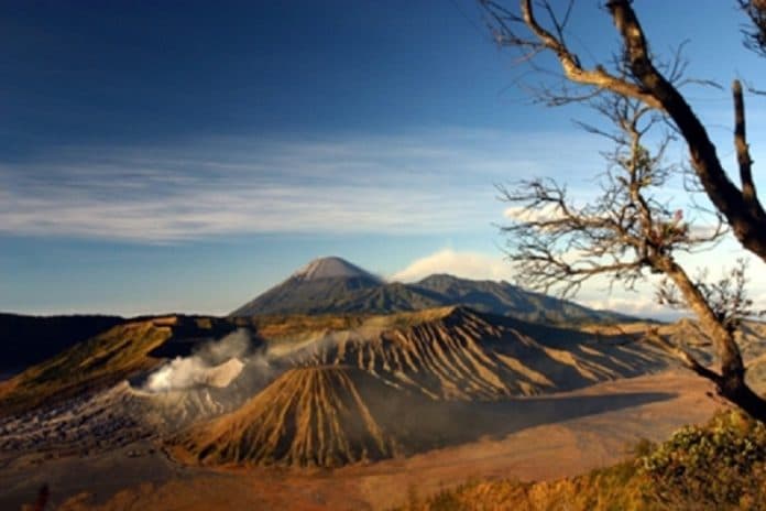 peringati_nyepi_bromo_ditutup