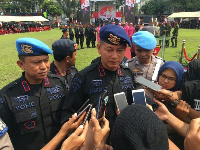 polisi_amankan_istri_pelaku_bom_bunuh_diri
