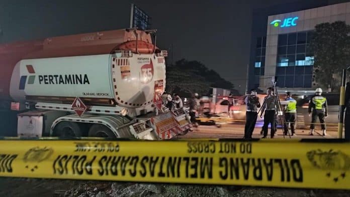 polisi_amankan_sopir_truk_maut_pertamina