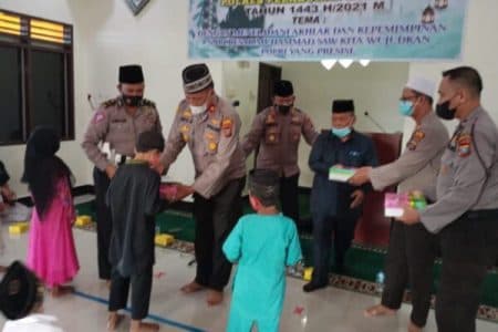 polres_belawan_santuni_50_anak_yatim