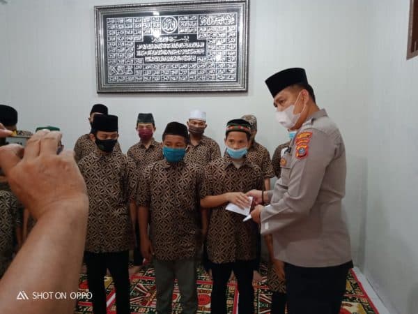 polsek_medan_area_santuni_anak_yatim