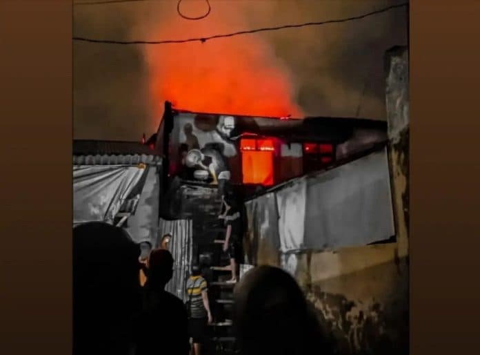 satu_rumah_di_jalan_ar_hakim_medan_terbakar