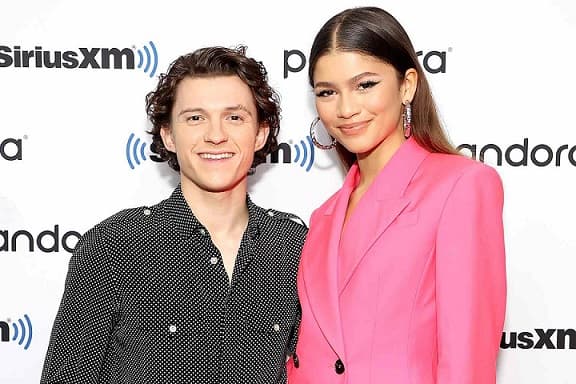 tom_holland_bantah_putus_dengan_zendaya