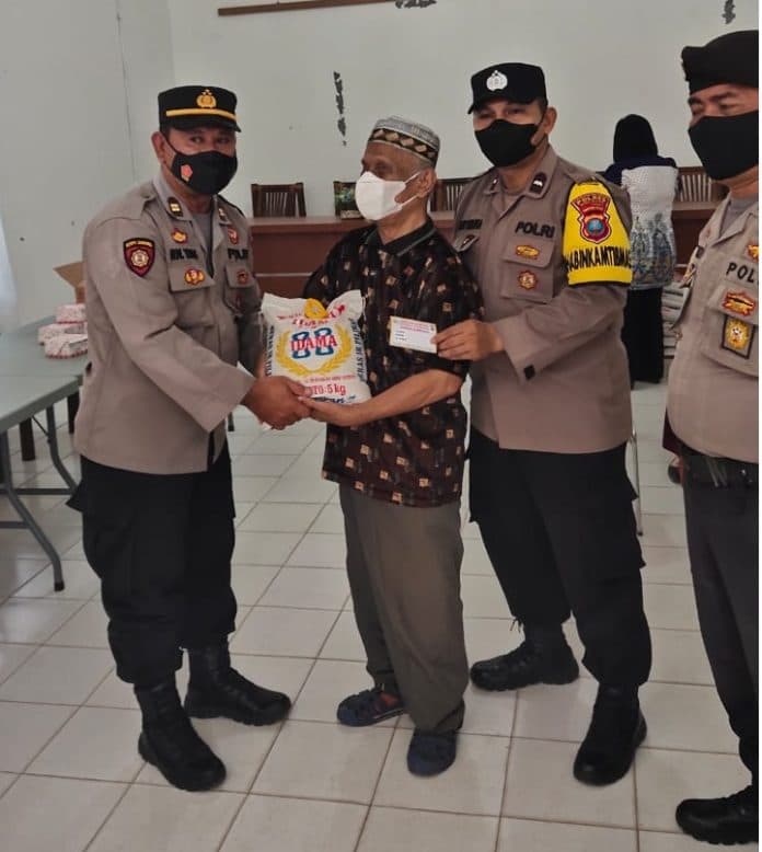 vaksin_digenjot_300_bansos_disalurkan